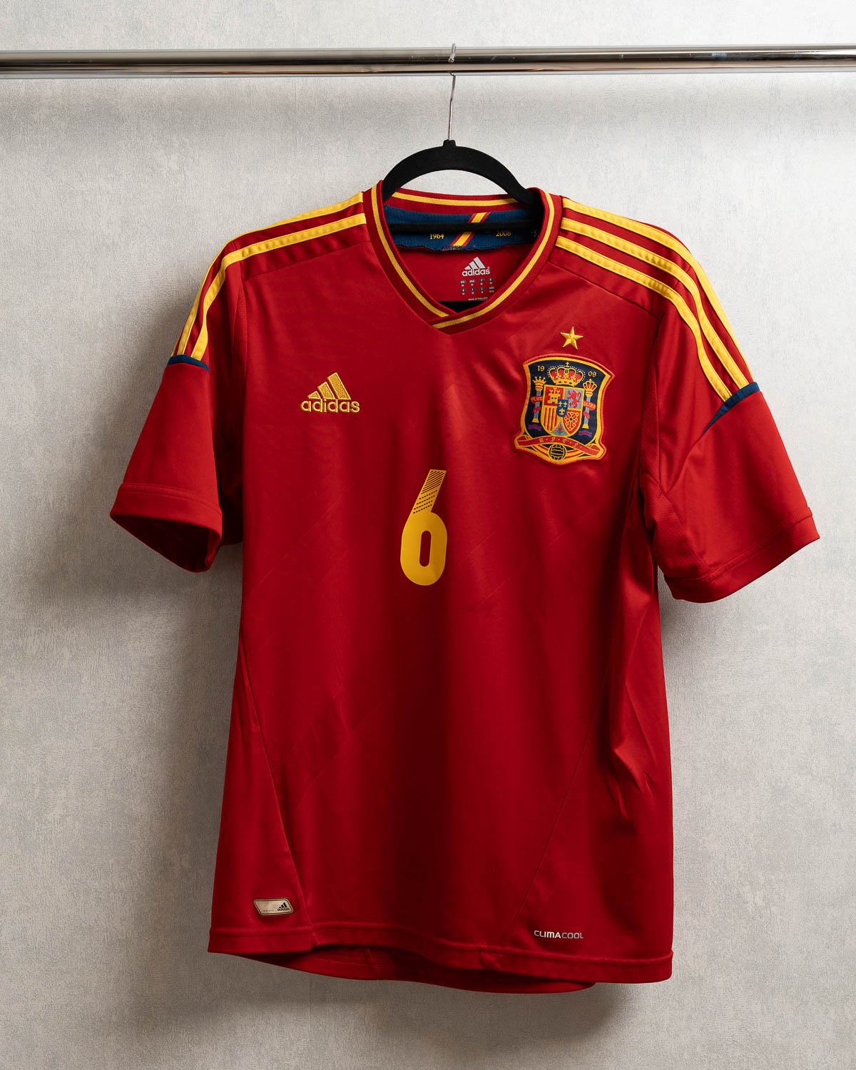 Jersey Retro - ADIDAS España 2012-2013 Andres Iniesta - Image 2