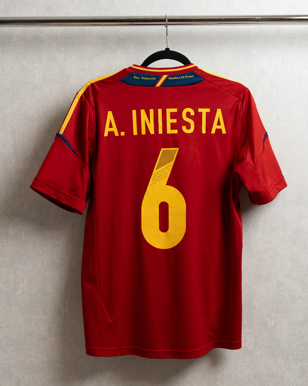 Jersey Retro - ADIDAS España 2012-2013 Andres Iniesta
